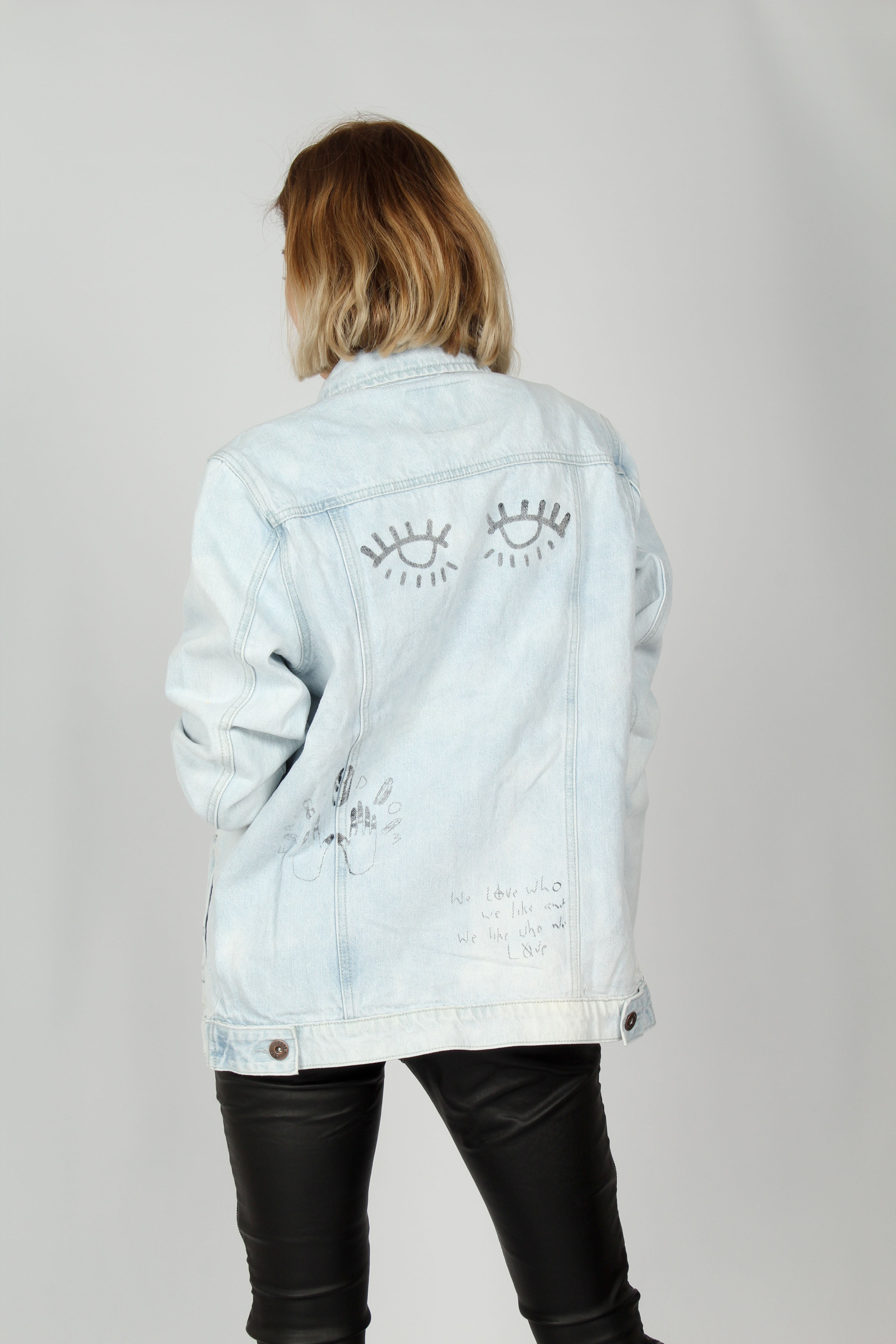 Boyfriend Fit Denim Jacket with Graffiti Illustration