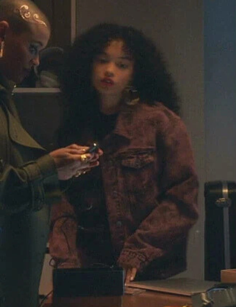 ZOYA LOTT WEARS LNP'S ACID WASH DENIM JACKET ON GOSSIP GIRL