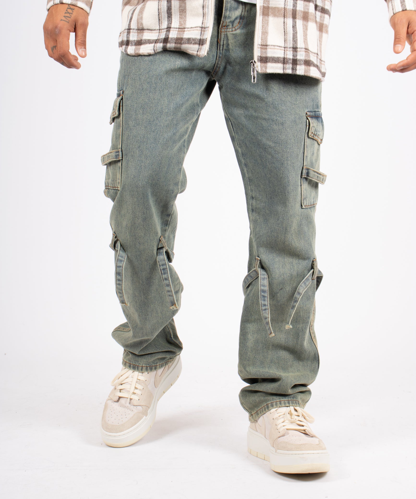 relaxed-dirty-wash-cargo-strap-detail