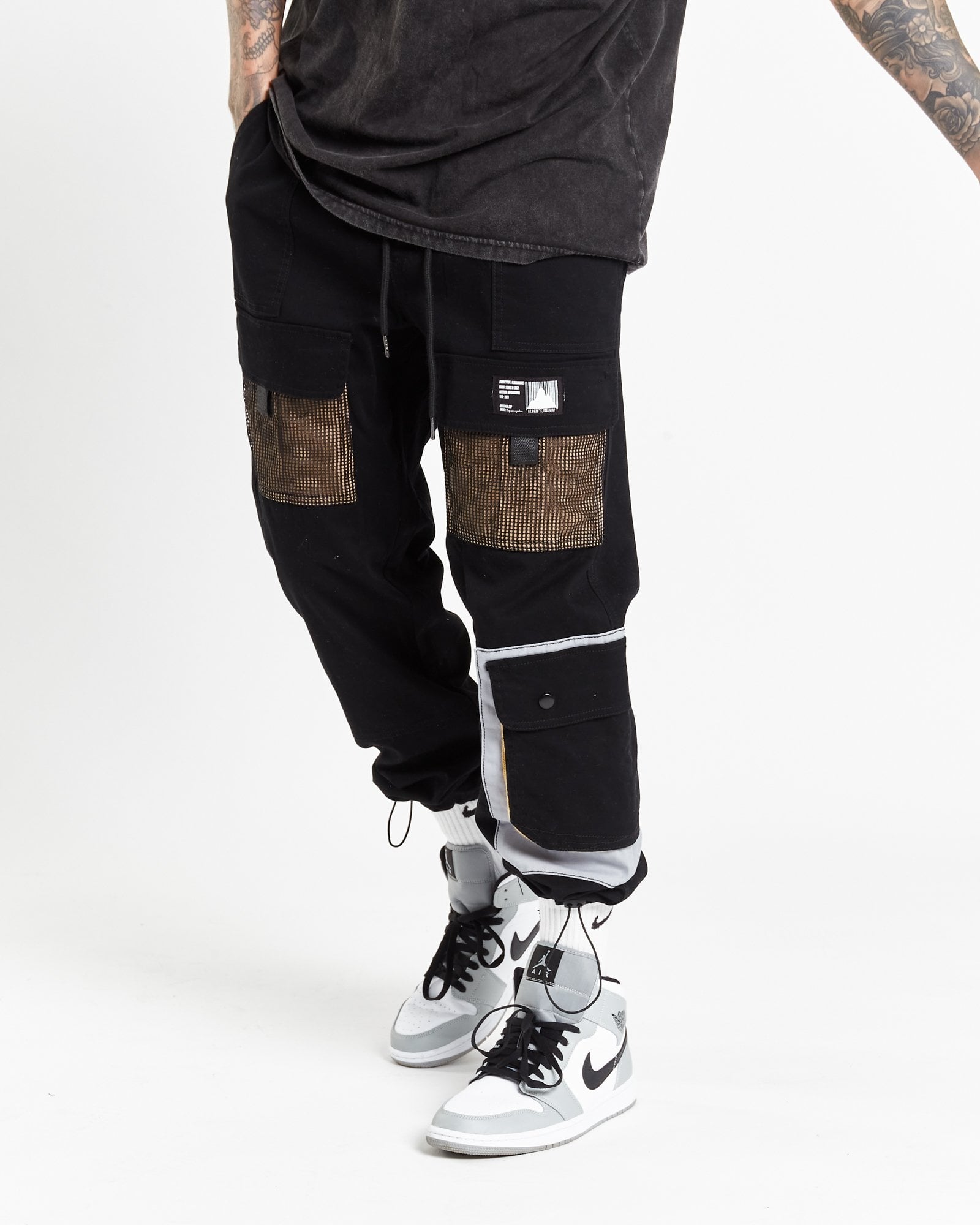 Vices relaxed fit cargo trousers with contrast pocket